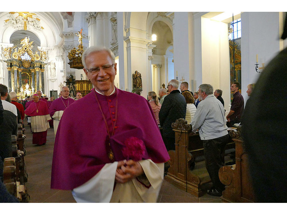 Abschlussvesper der Bischofskonferenz mit Austeilung des Bonifatiussegens (Foto: Karl-Franz Thiede)